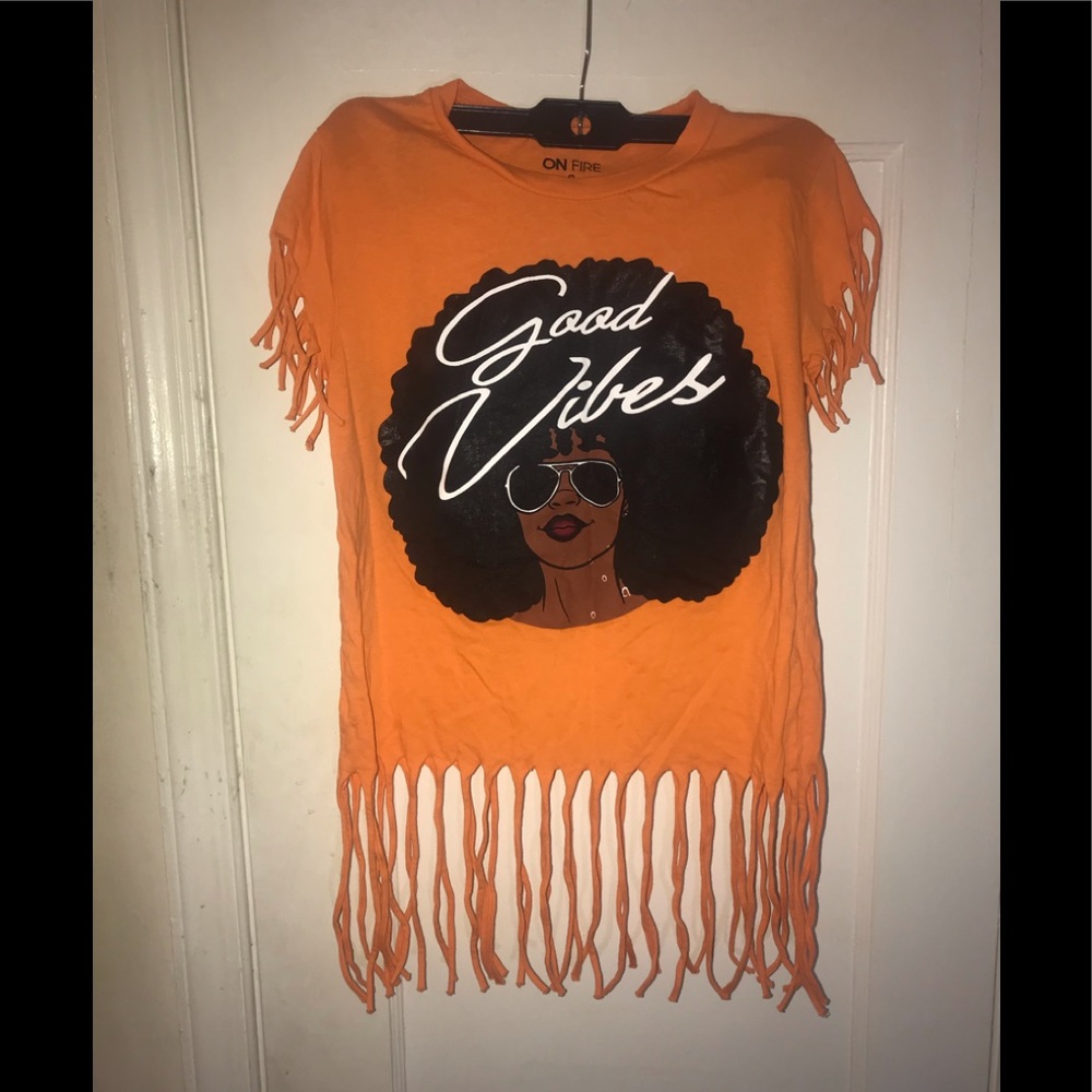“Good vibes” tee